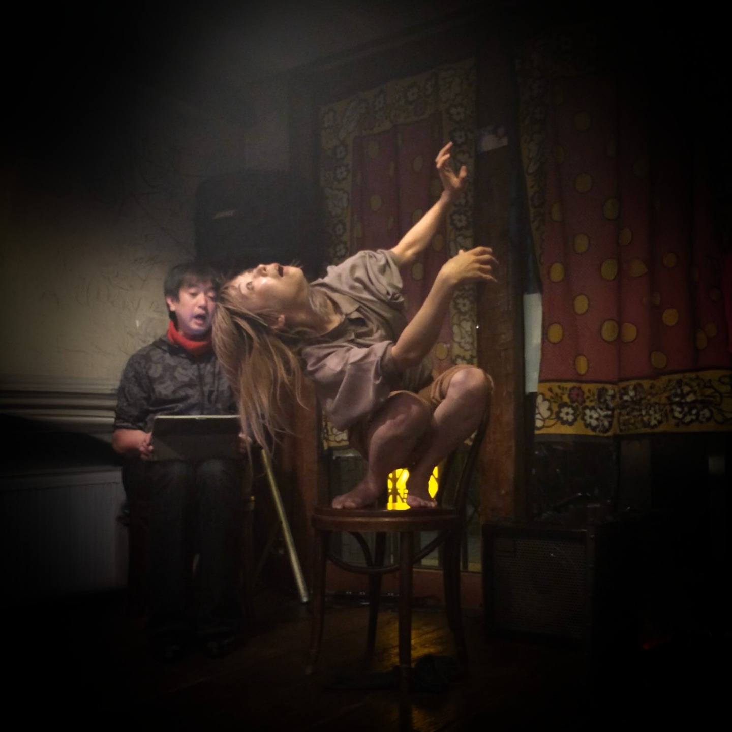 BOOKS & BUTOH trial "Mushroom meeting by Kyusaku Yumeno" in “Inst Night +” @ OTIS! in Hiroshima City. Nov. 16, 2025
#hiroshima #hiroshimacafe #hiroshimafood #improvisation #improvisationdance #improvisarionmusic #butoh #butohdance #oddrooming #roomin #livehouse #eventvenue #hiroshimabutoh