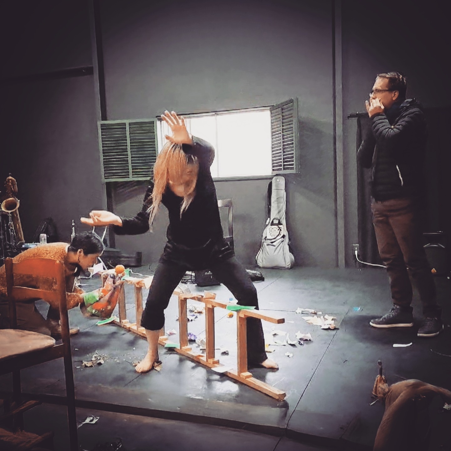 "Impro BAR" improvisation dance with all @ Cafe teatro Abierto, Nov 24, 2025　#hiroshima #hiroshimalive #improvisation #improvisationdance #improvisationmusic #hotchiku #oddrooming #butoh #butoh_dance #artworkshop #workshops #hiroshimaart #hiroshimabutoh